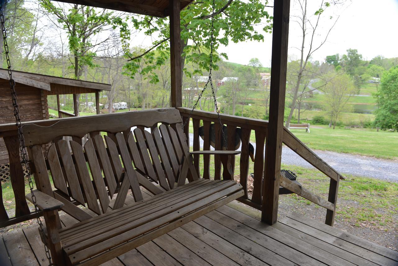 Robin Hill Camping Resort One-Bedroom Cottage 8 Lenhartsville Dış mekan fotoğraf